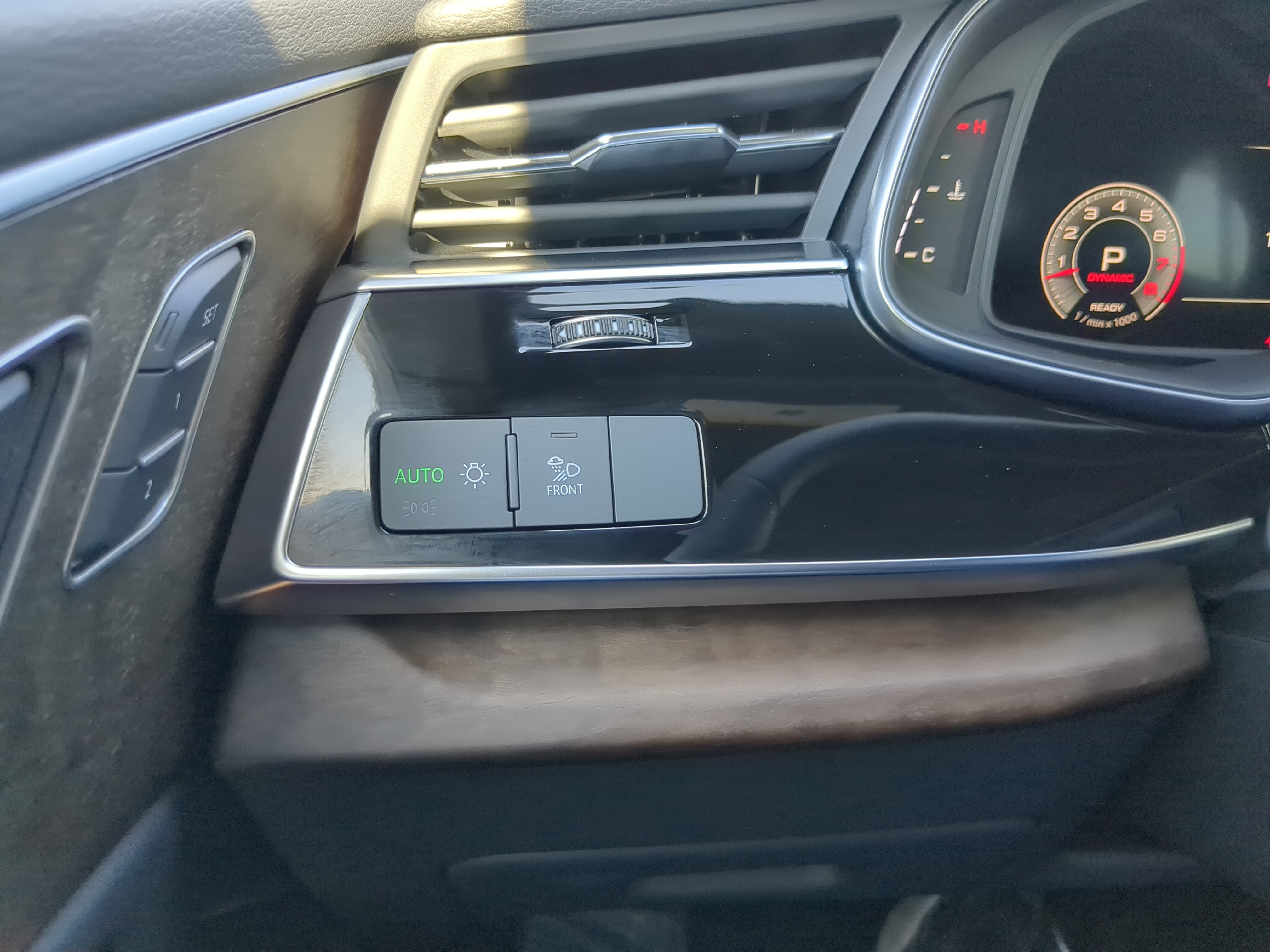 Certified 2025 Audi Q8 Premium w/ Black Optic Package image 31