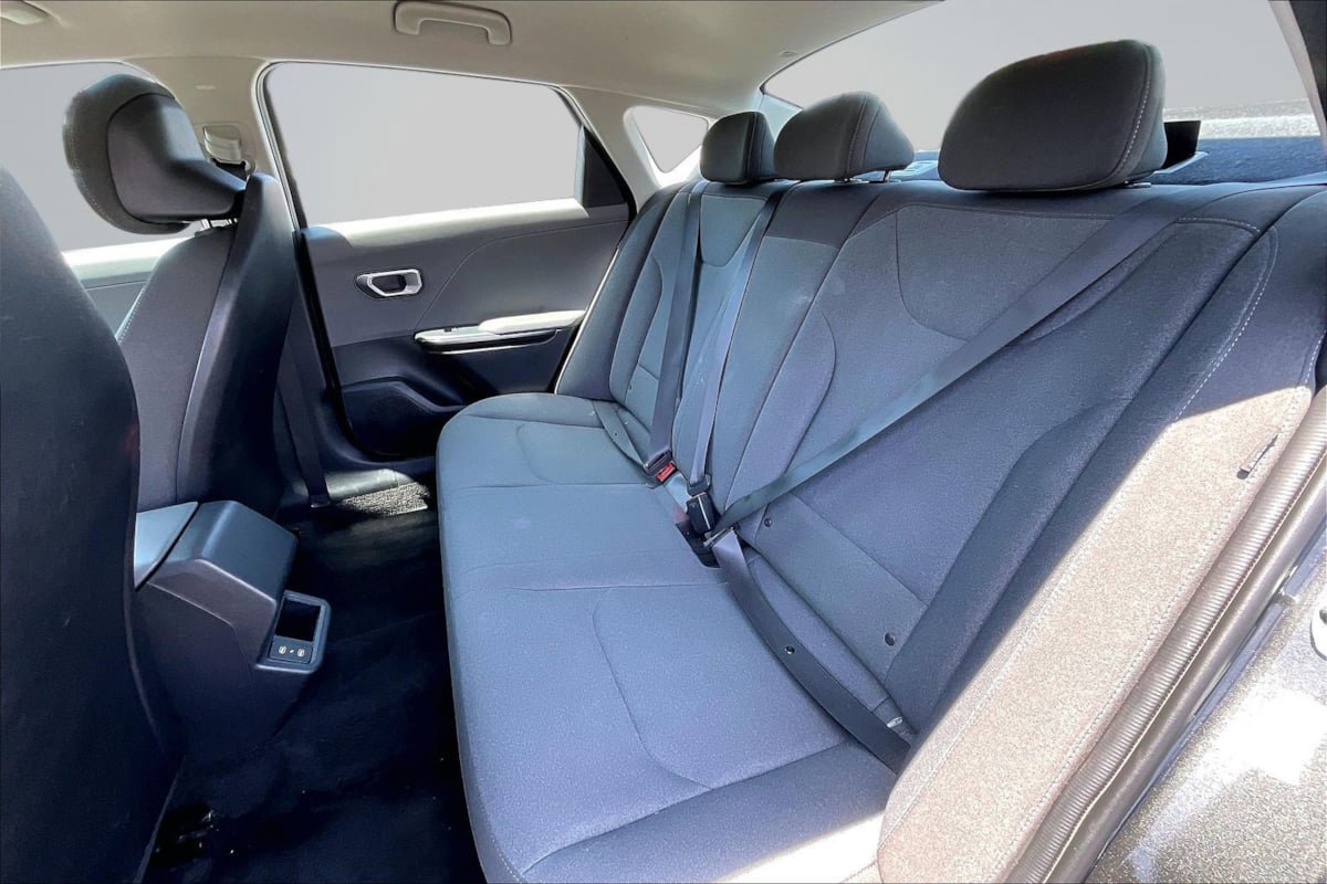 Used 2025 Kia K4 FWD image 25