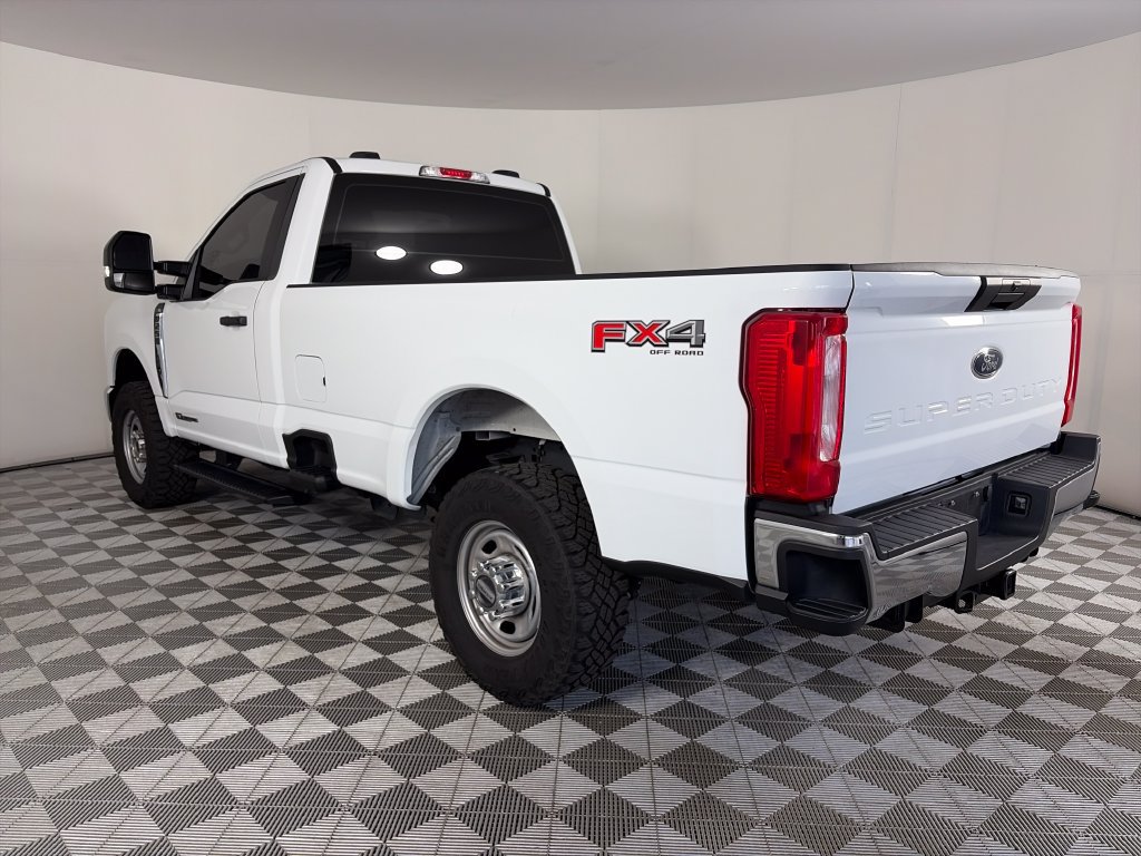 Used 2025 Ford F250 XL AWD/4WD image 5