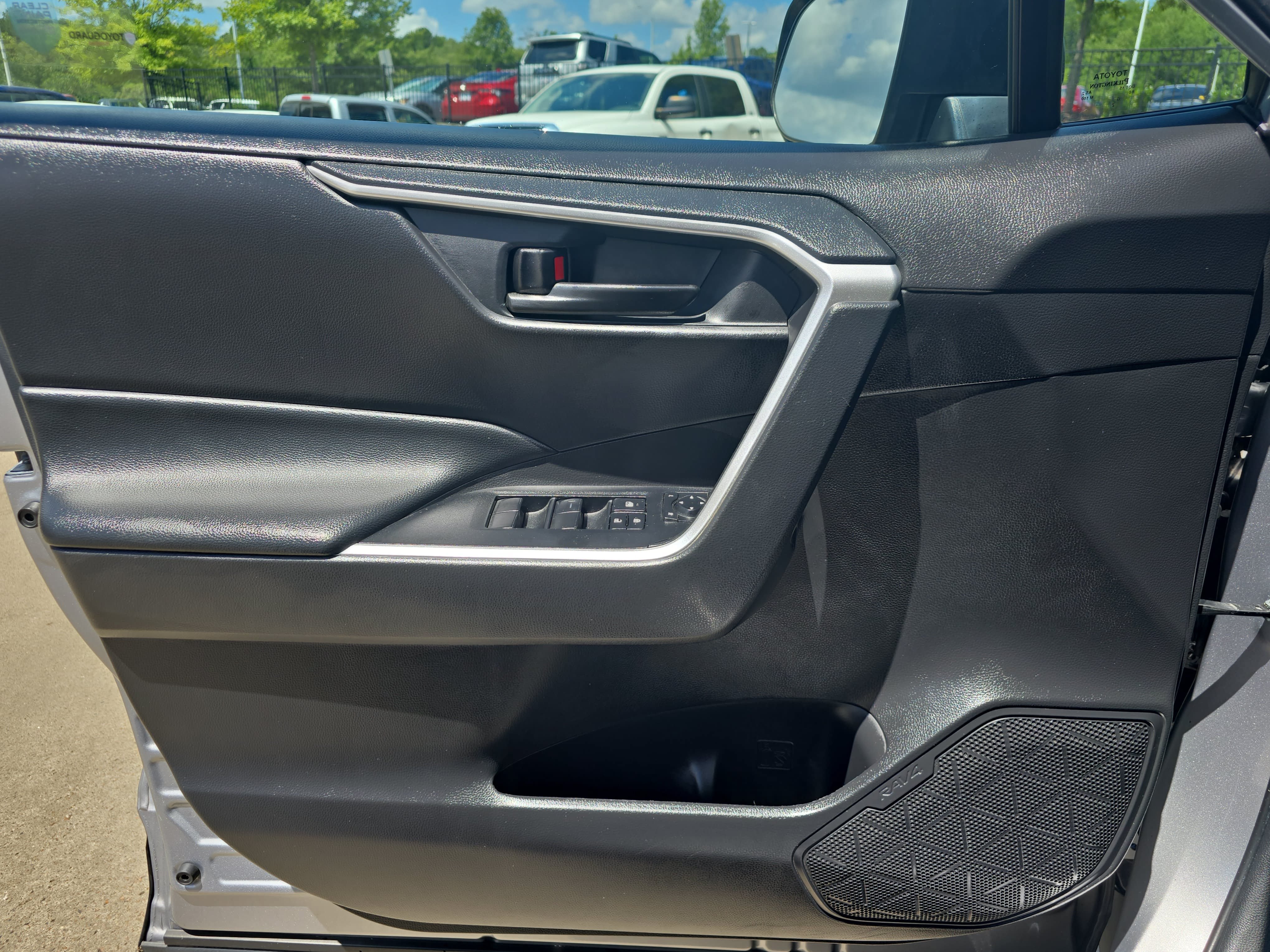 Certified 2023 Toyota RAV4 LE FWD image 27
