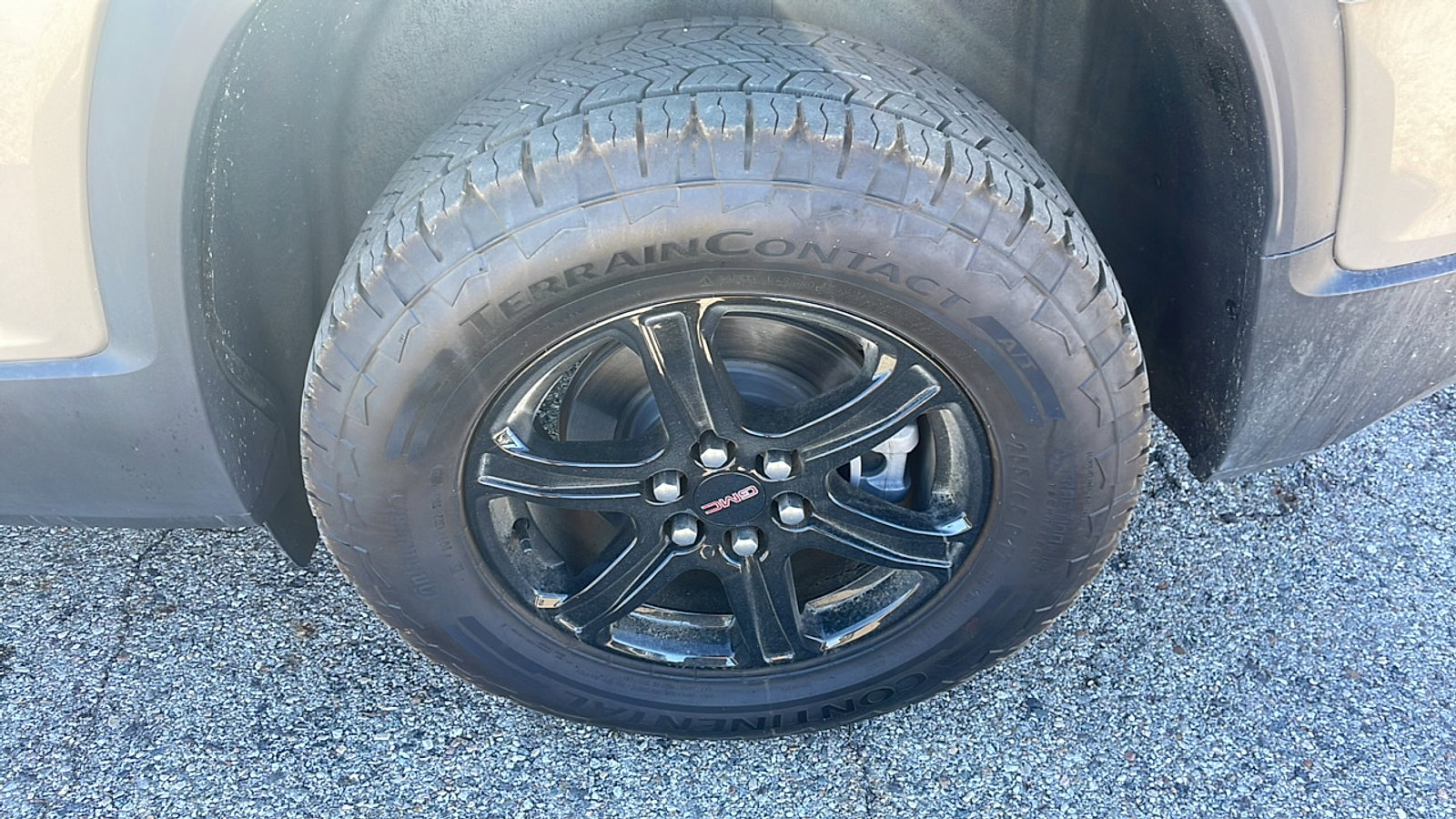 Used 2023 GMC Acadia AT4 w/ Technology Package image 7