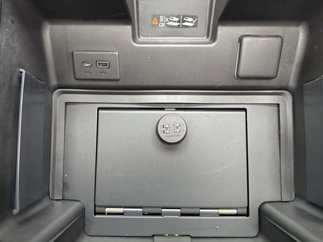 Used 2022 Chevrolet Silverado 1500 LTZ image 35