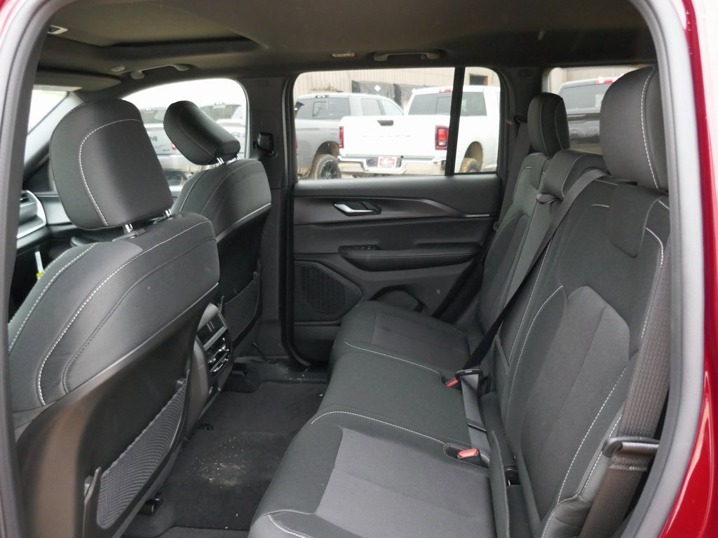 New 2025 Jeep Grand Cherokee Laredo X image 12