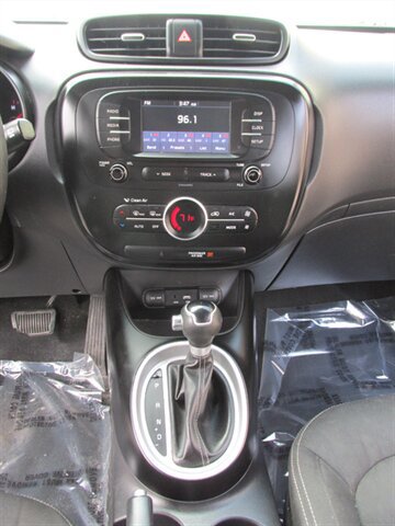 Used 2017 Kia Soul + FWD image 20