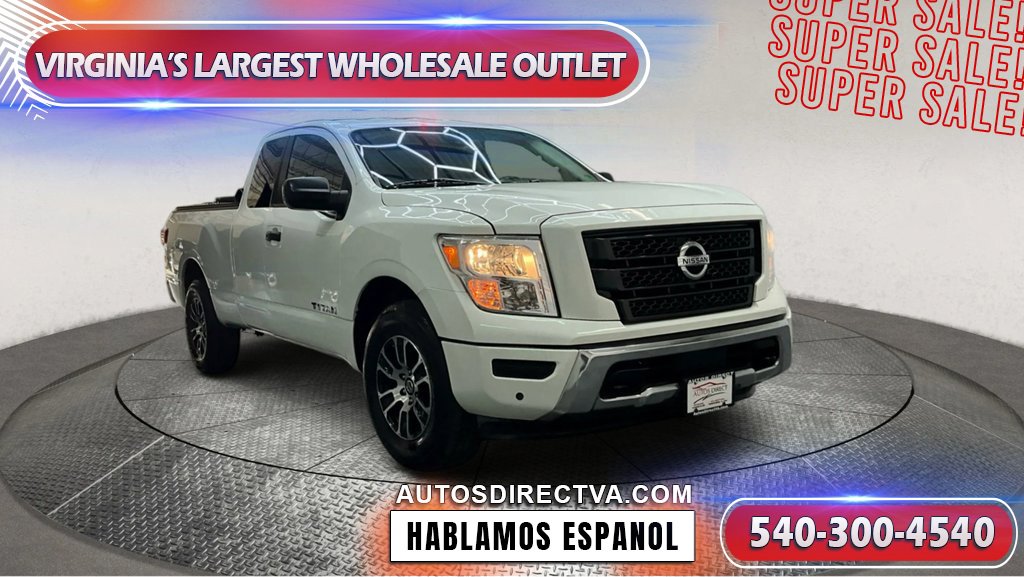 Used 2022 Nissan Titan SV image 2