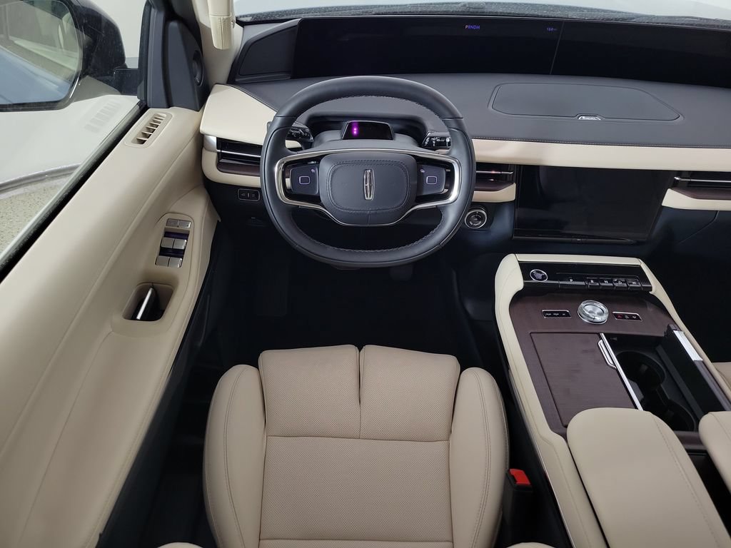 New 2027 Lincoln Navigator Premiere RWD image 11