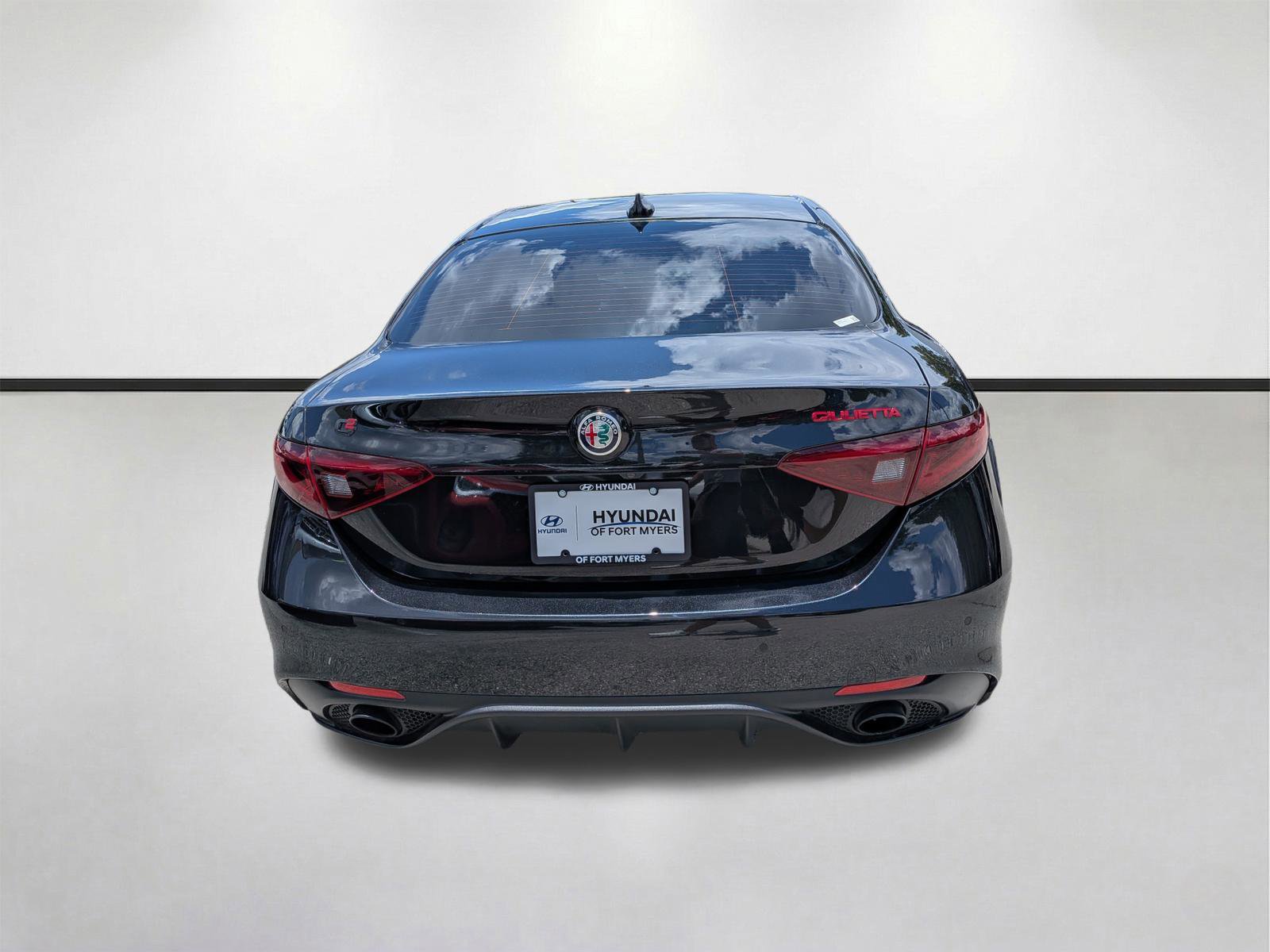 Used 2022 Alfa Romeo Giulia Veloce RWD image 5