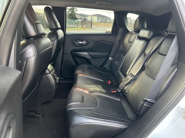 Used 2019 Jeep Cherokee Limited image 18