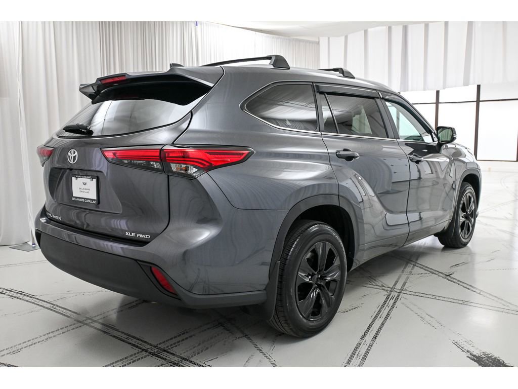 Used 2023 Toyota Highlander XLE image 7