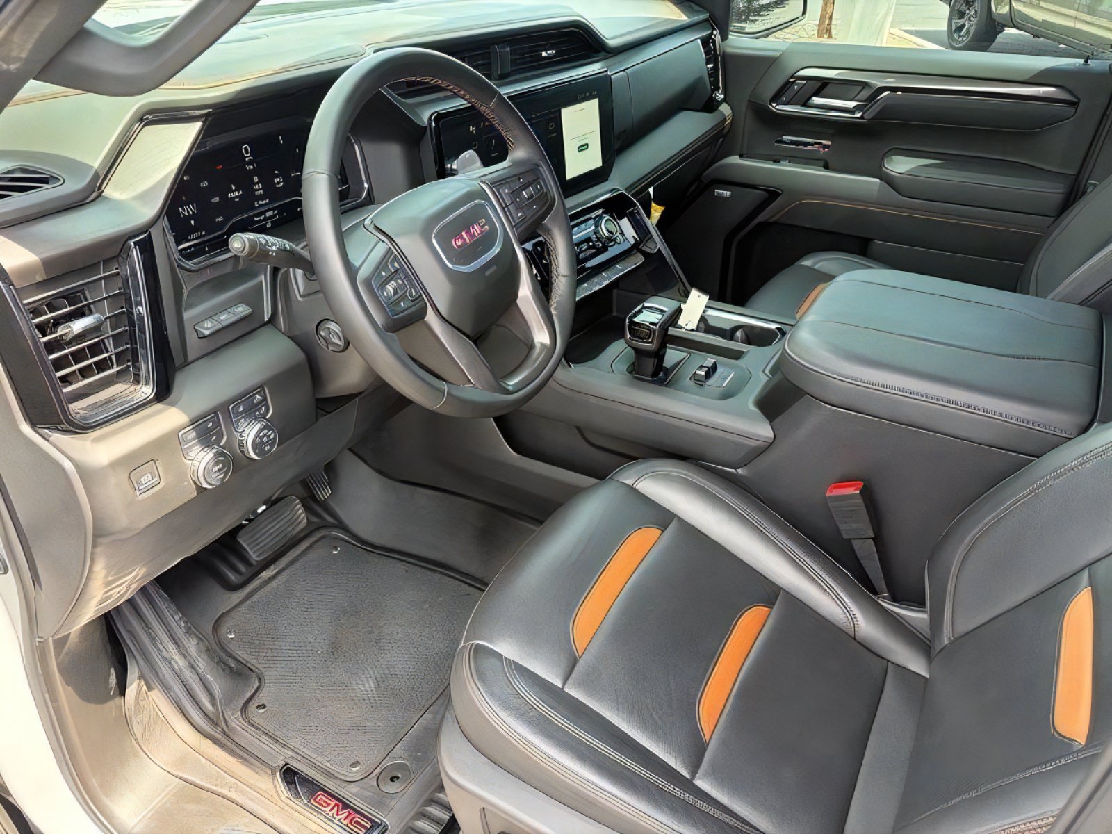 Used 2025 GMC Sierra 1500 AT4 w/ AT4 Premium Package AWD/4WD image 10