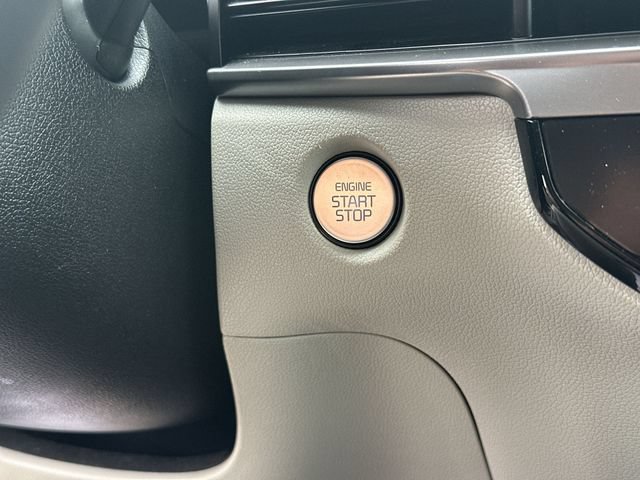 Used 2025 Kia Sorento S AWD/4WD image 19