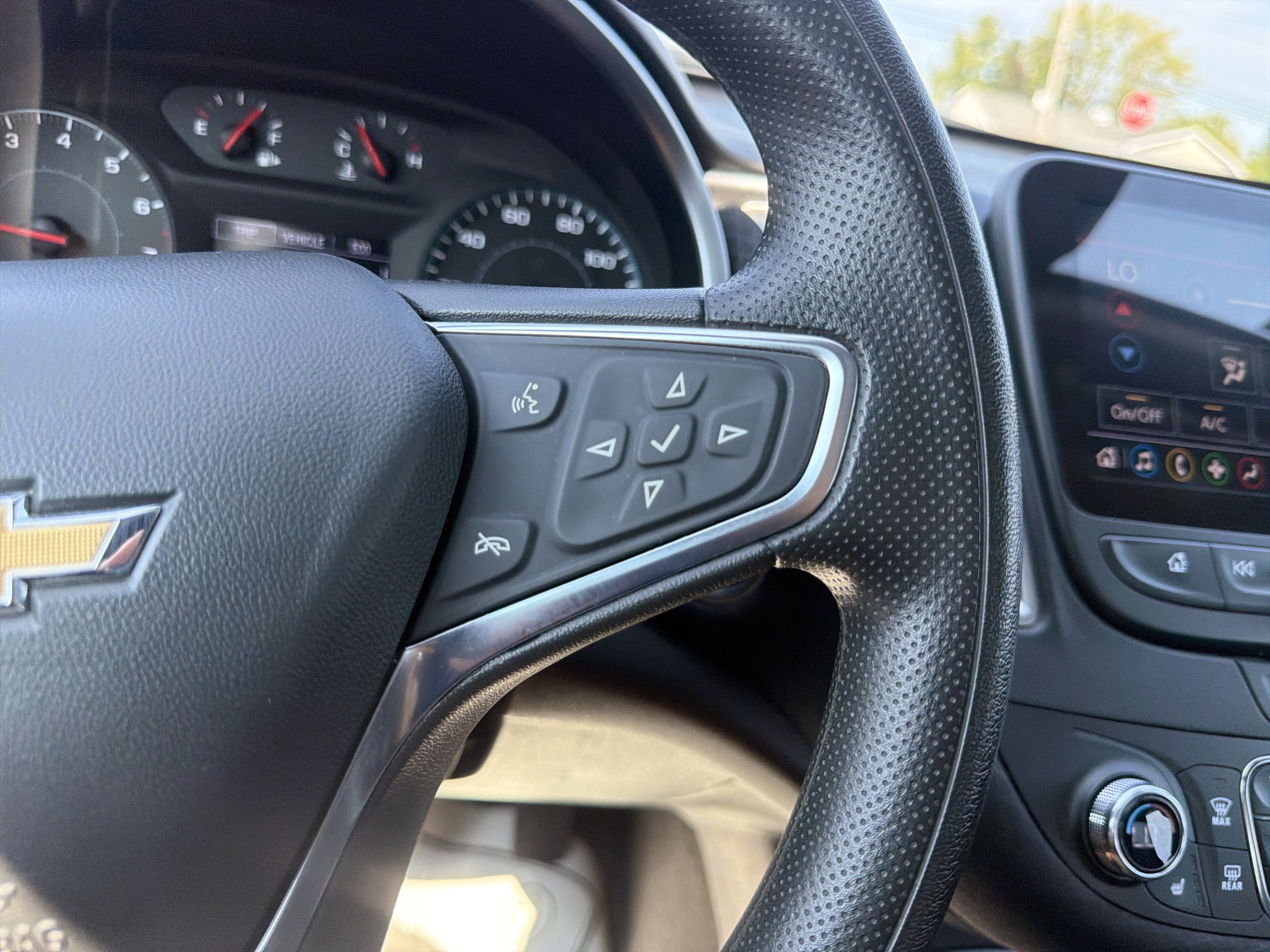 Used 2024 Chevrolet Malibu LT FWD image 19