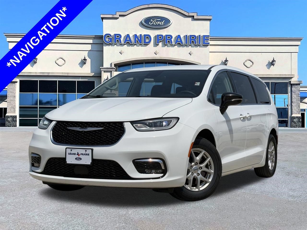Used 2024 Chrysler Pacifica Touring-L