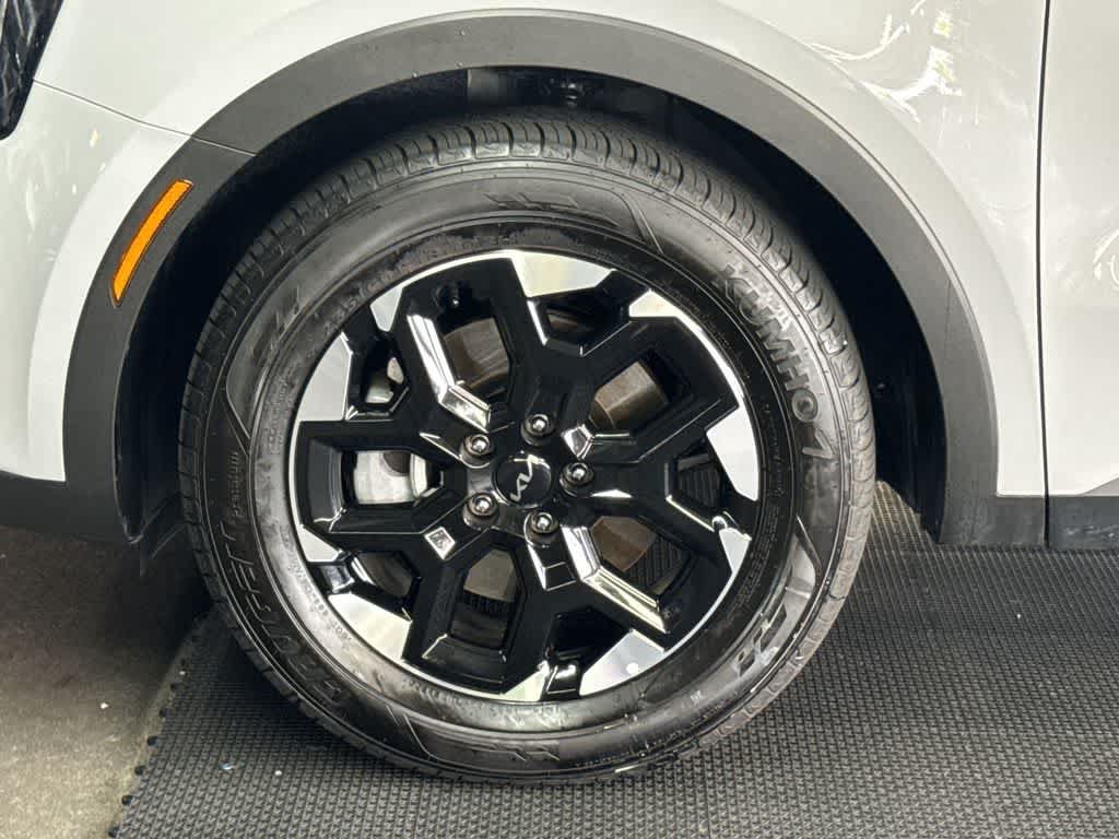 Used 2025 Kia Sorento S FWD image 11
