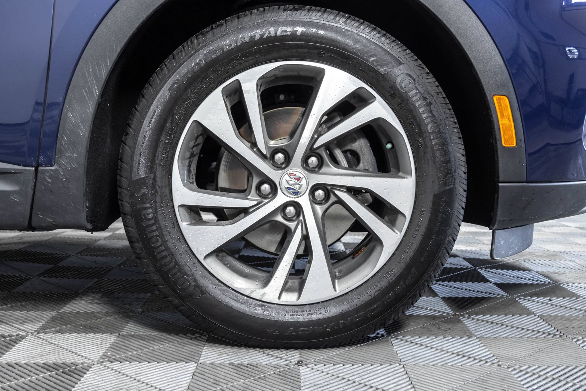 Used 2023 Buick Envision Essence AWD/4WD image 43