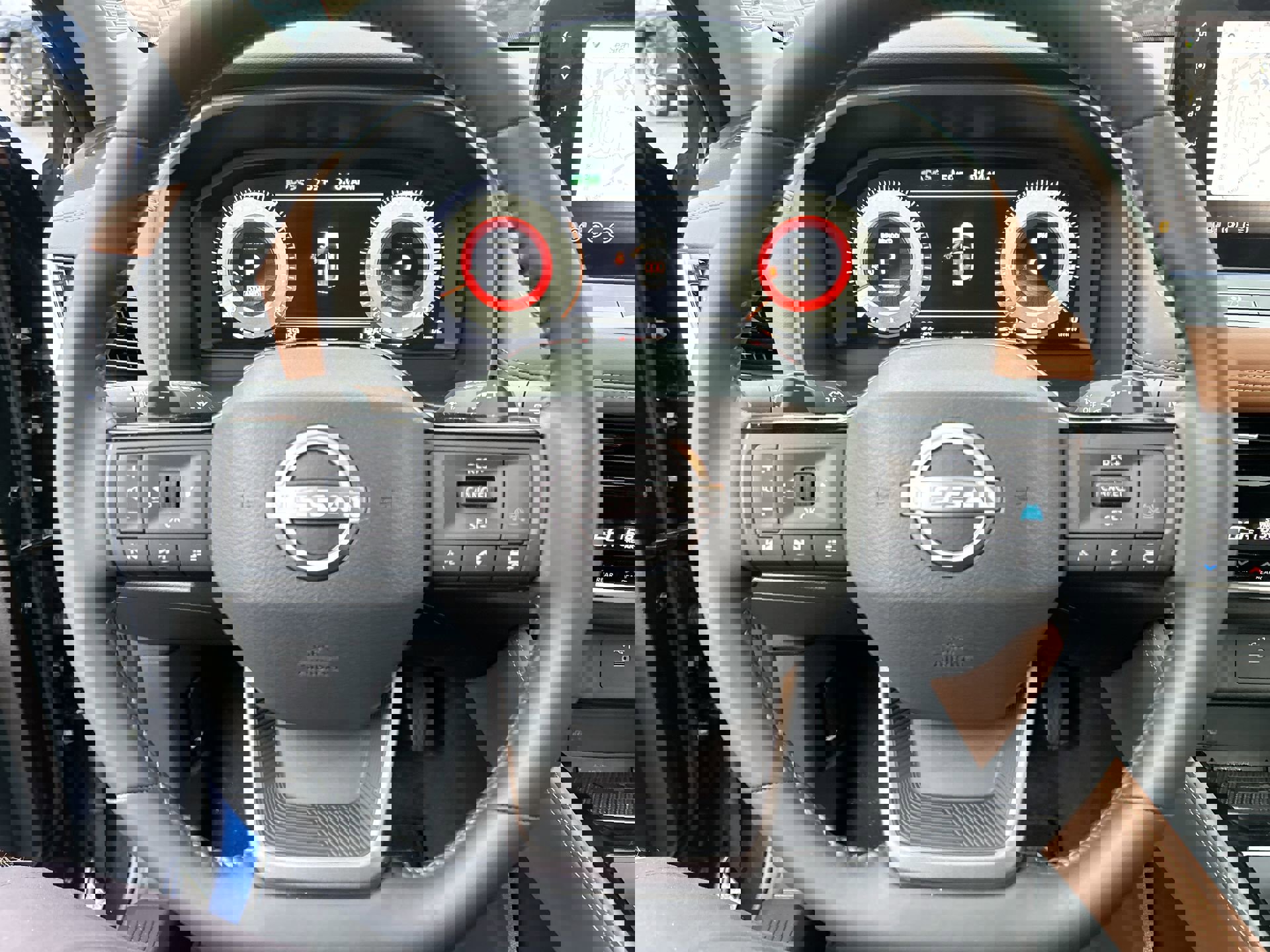 Used 2025 Nissan Rogue Platinum w/ Platinum Premium Package image 18