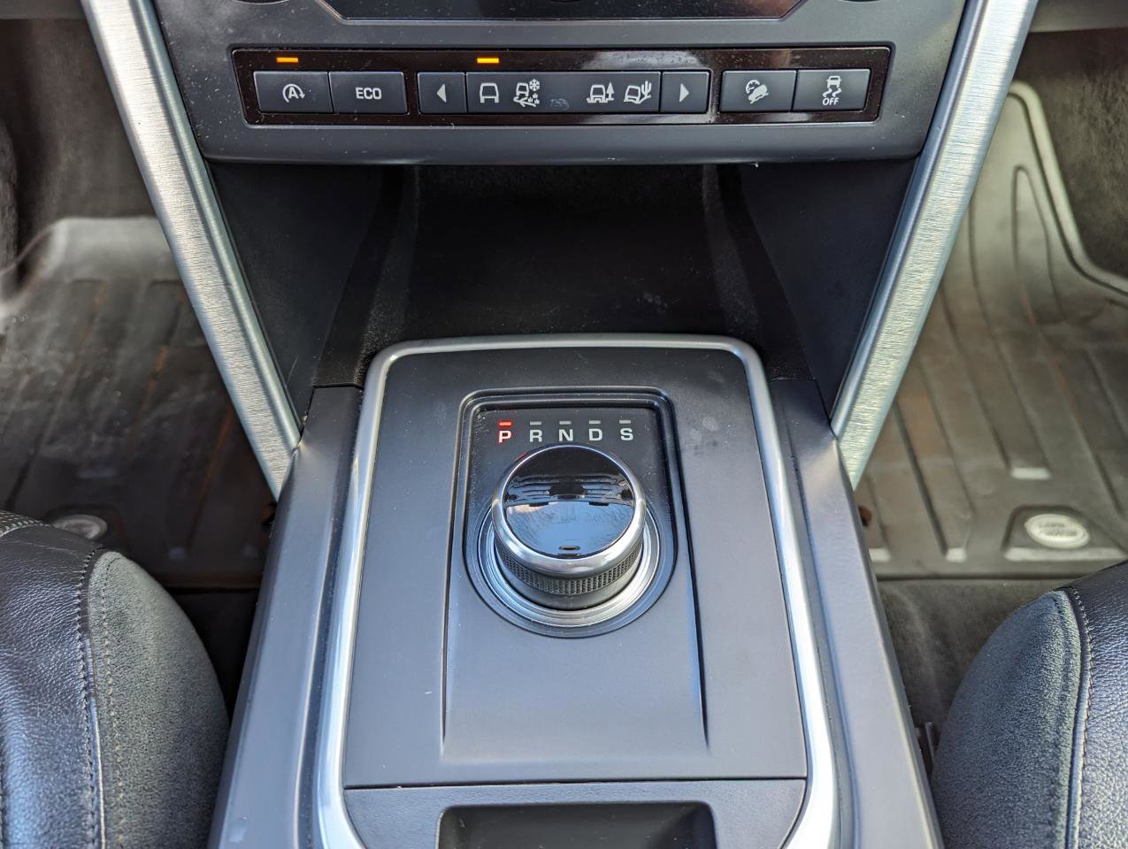 Used 2017 Land Rover Discovery Sport HSE image 25