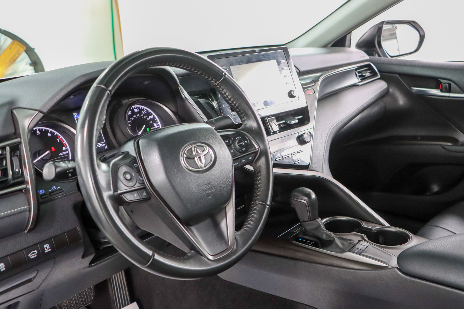 Used 2023 Toyota Camry SE w/ Convenience Package FWD image 22