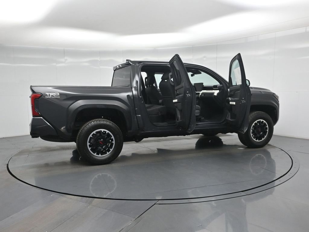 Used 2024 Toyota Tacoma TRD Off-Road image 5