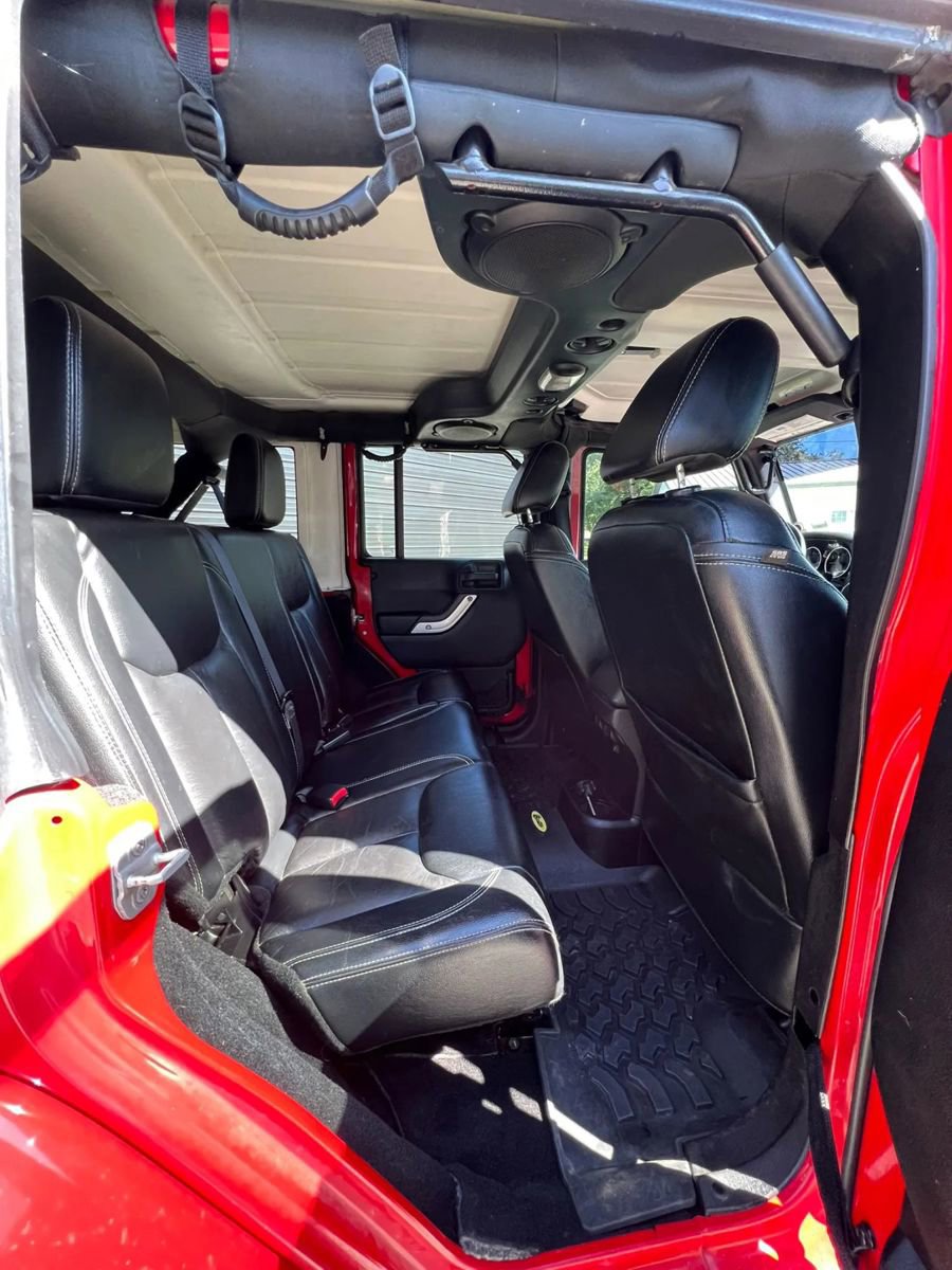 Used 2013 Jeep Wrangler Unlimited Sahara w/ Dual Top Group AWD/4WD image 12