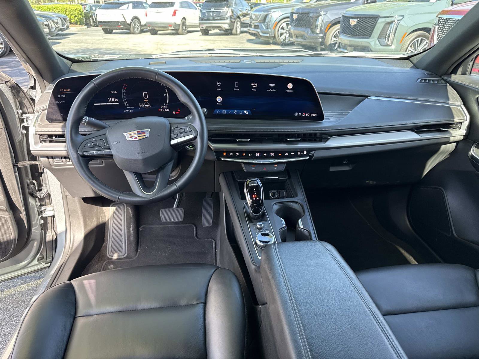 Used 2025 Cadillac XT4 Premium Luxury FWD image 17