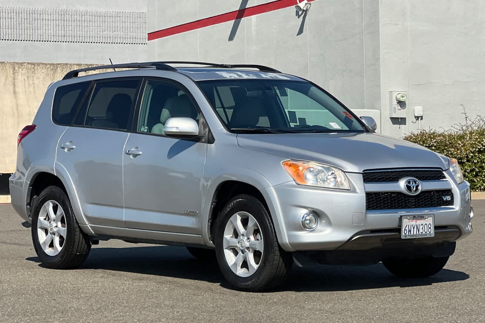 Used 2012 Toyota RAV4 Limited w/ Navigation Value Pkg AWD/4WD image 5