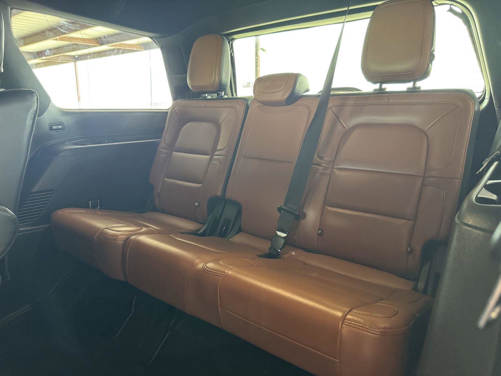 Used 2021 Lincoln Navigator Reserve w/ Luxury Package AWD/4WD image 34
