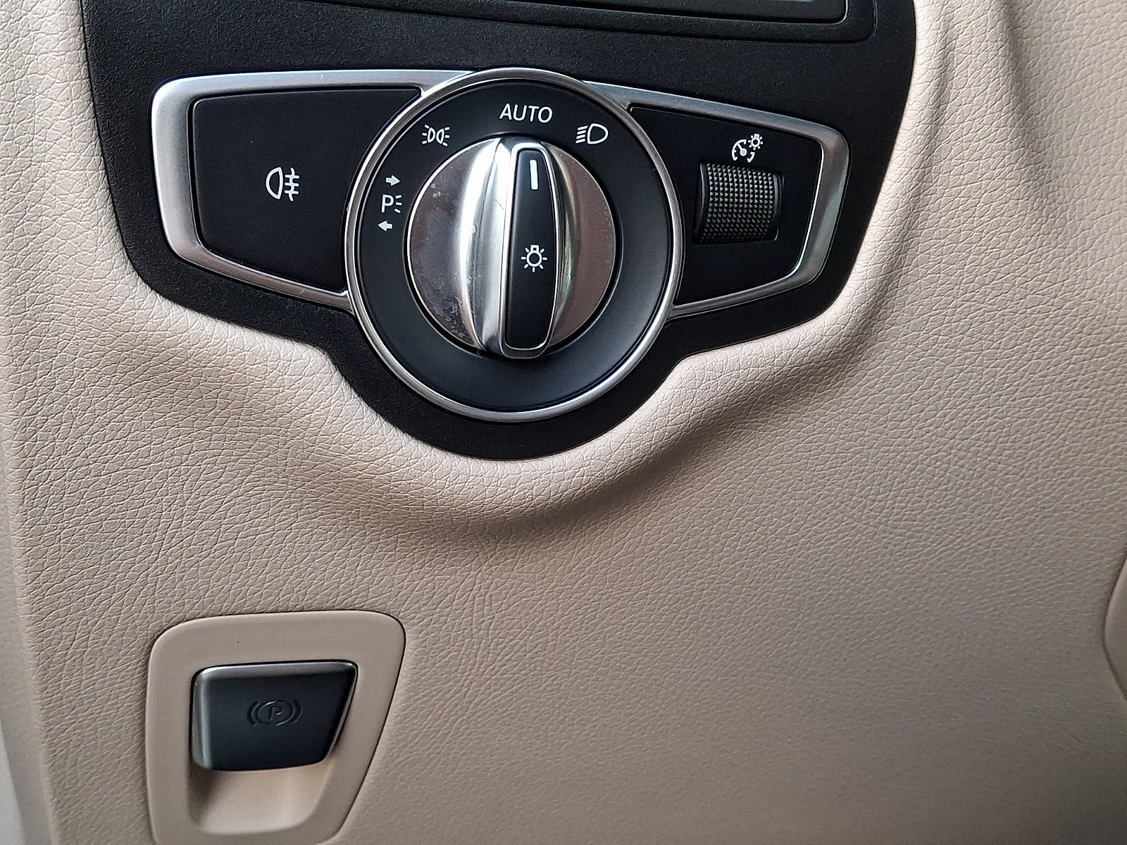 Used 2022 Mercedes-Benz GLC 300 4MATIC image 26