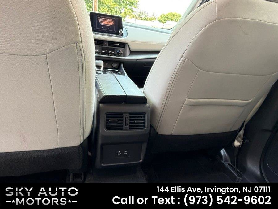 Used 2025 Nissan Rogue SV AWD/4WD image 15