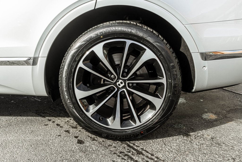 Used 2019 Bentley Bentayga image 48