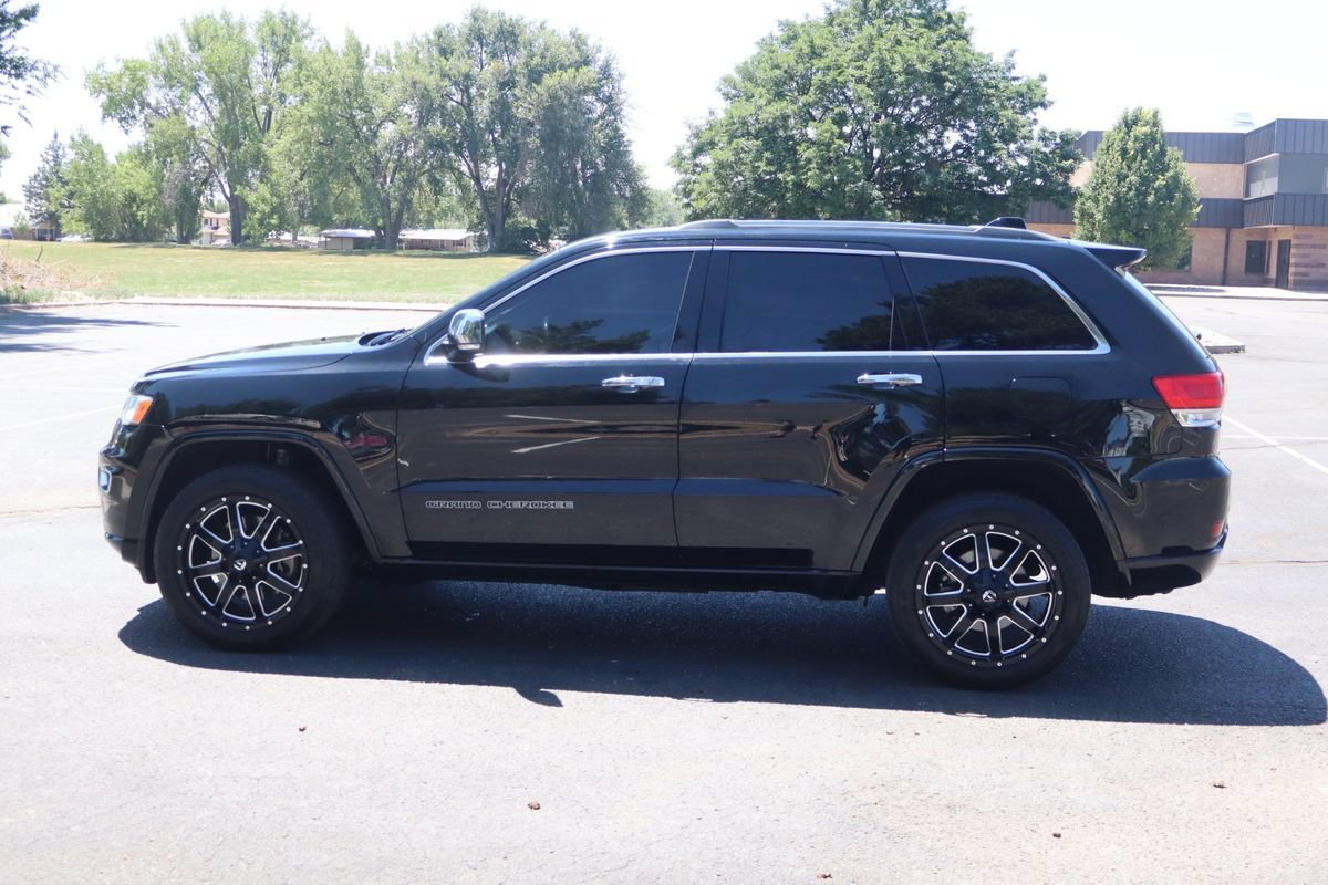 Used 2018 Jeep Grand Cherokee Overland AWD/4WD image 9