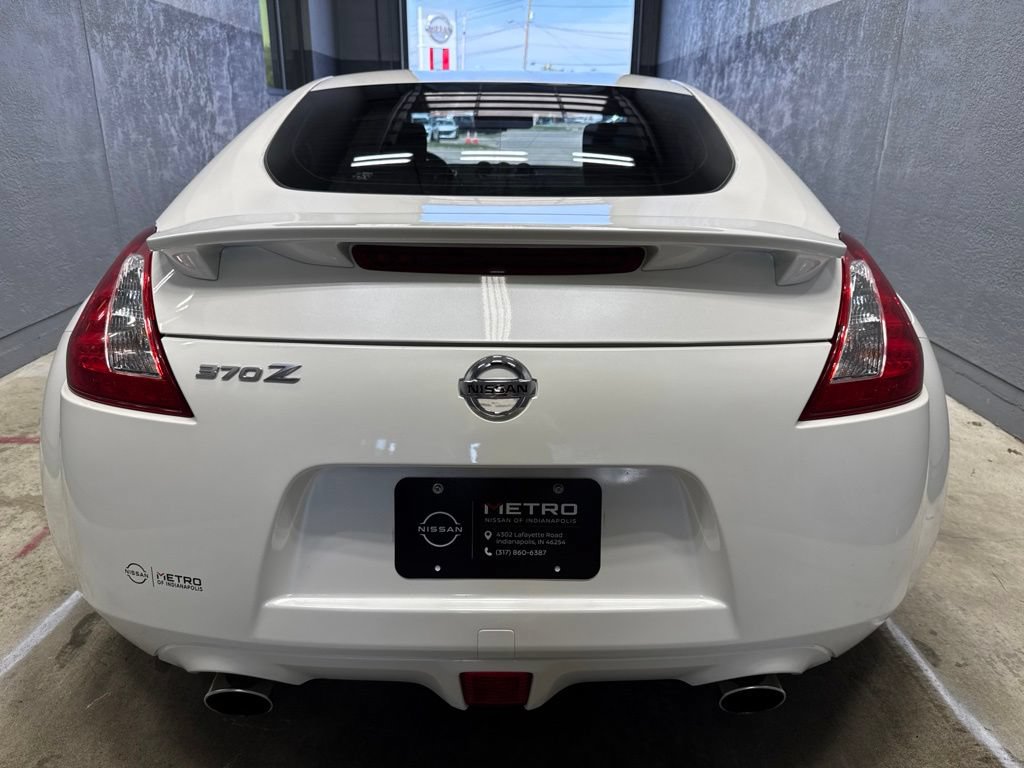 Used 2016 Nissan 370Z Coupe RWD image 16