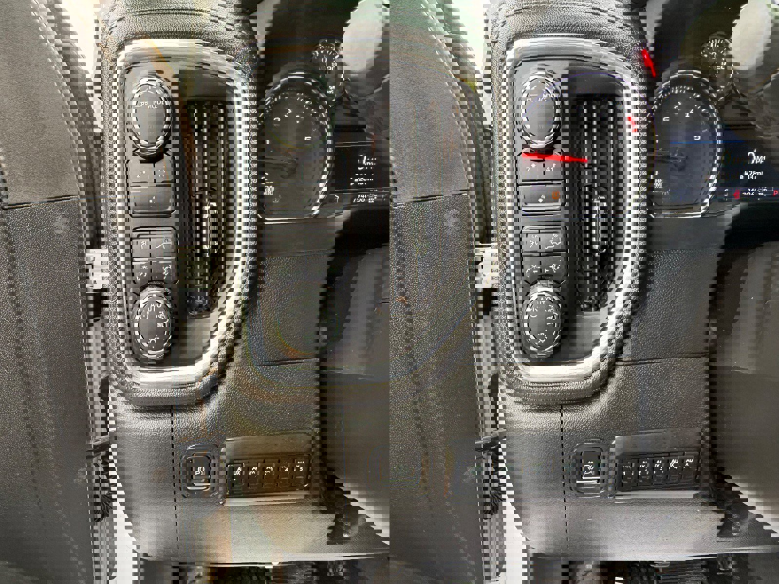 Used 2023 Chevrolet Silverado 3500 LT w/ Convenience Package image 19