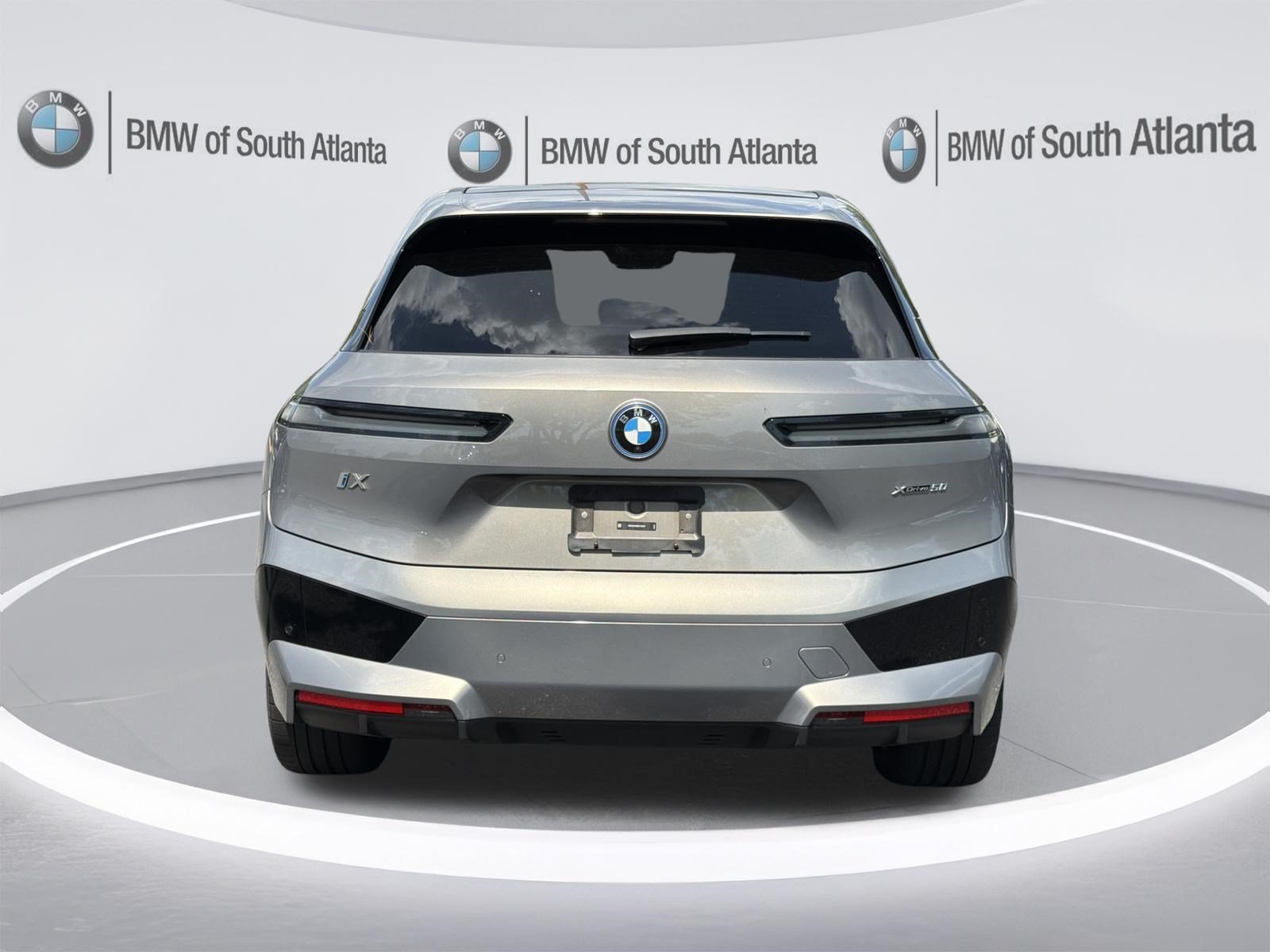 Used 2024 BMW iX xDrive50 w/ Sport Package AWD/4WD image 23