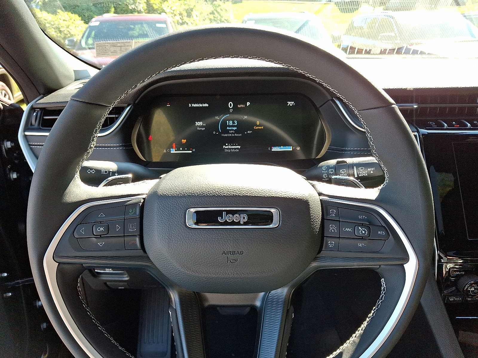 New 2025 Jeep Grand Cherokee Laredo X w/ Luxury Tech Group I image 11