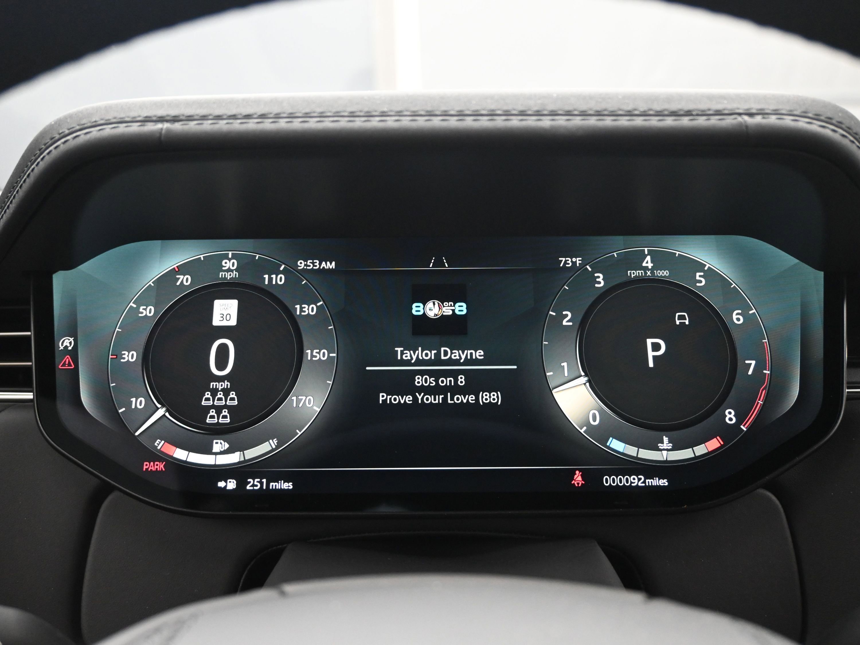 New 2025 Land Rover Range Rover Long Wheelbase SE image 16