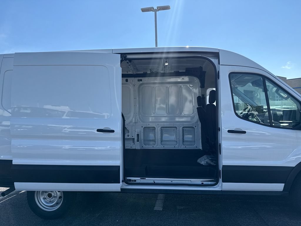 New 2026 Ford Transit 250 148 Medium Roof RWD image 21