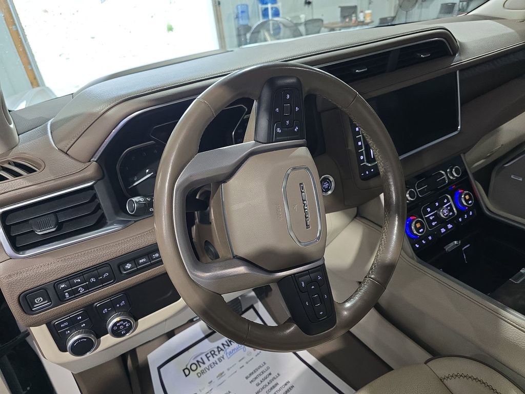 Used 2021 GMC Yukon Denali w/ Denali Premium Package image 20
