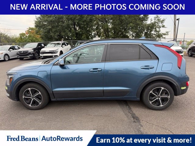 Used 2023 Kia Niro EX w/ EX Cold Weather Package FWD image 4