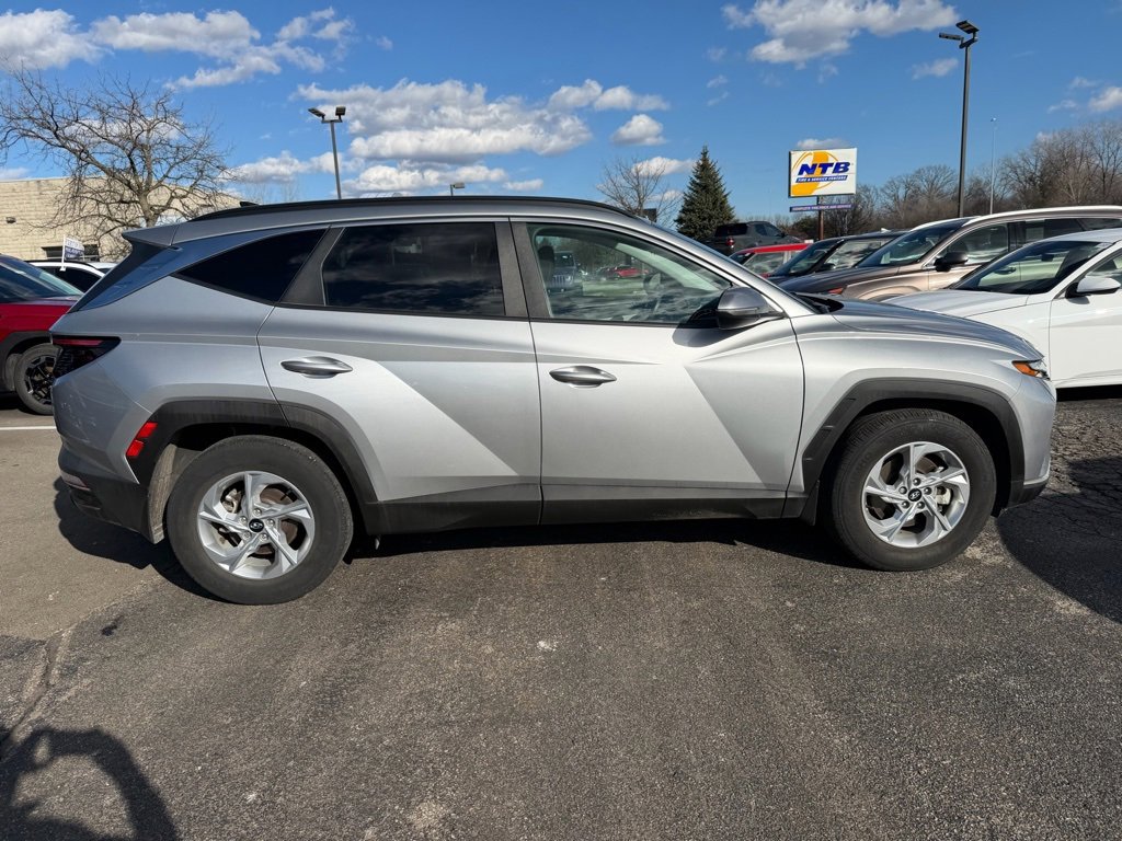 Used 2023 Hyundai Tucson SEL image 2