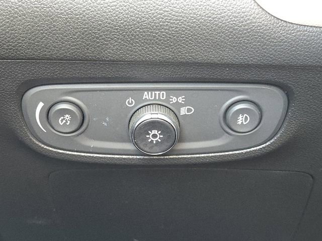 Used 2020 Buick Encore GX Essence image 12