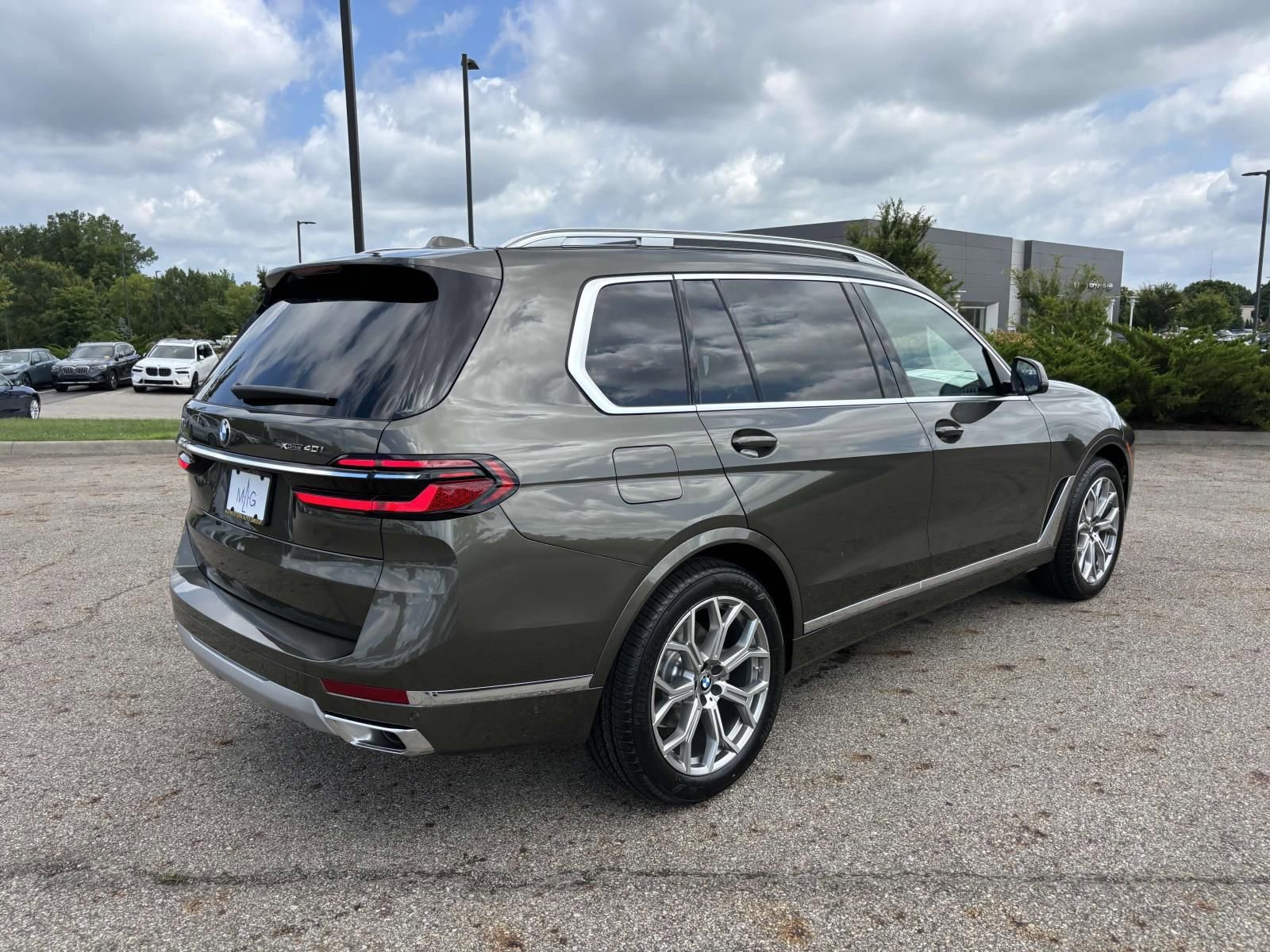 New 2026 BMW X7 xDrive40i w/ Premium Package image 7