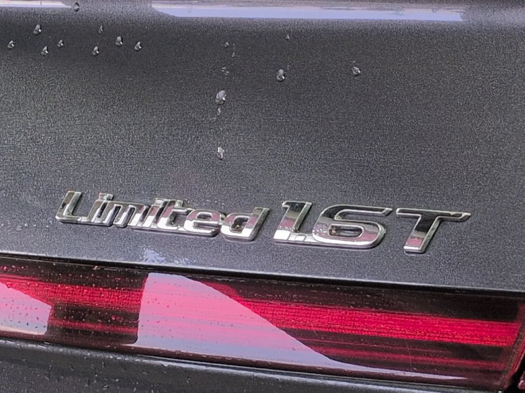 Used 2023 Hyundai Sonata Limited w/ Preferred Accessory Package FWD image 17