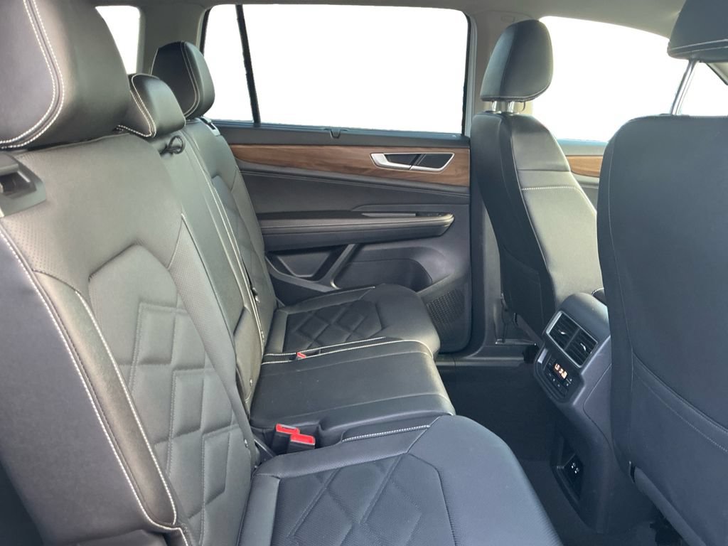 Used 2025 Volkswagen Atlas SE AWD/4WD image 20