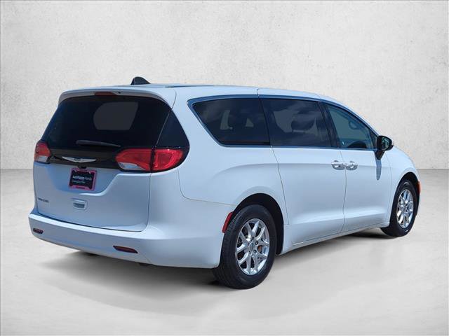 Used 2023 Chrysler Voyager LX FWD image 6
