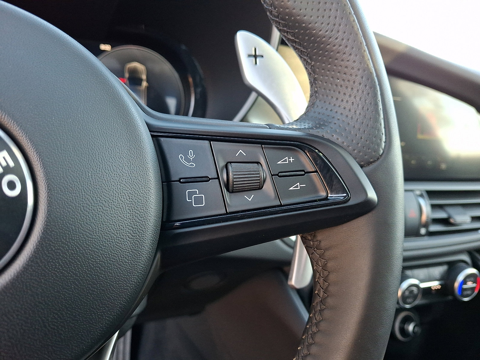 Used 2024 Alfa Romeo Giulia Veloce image 22