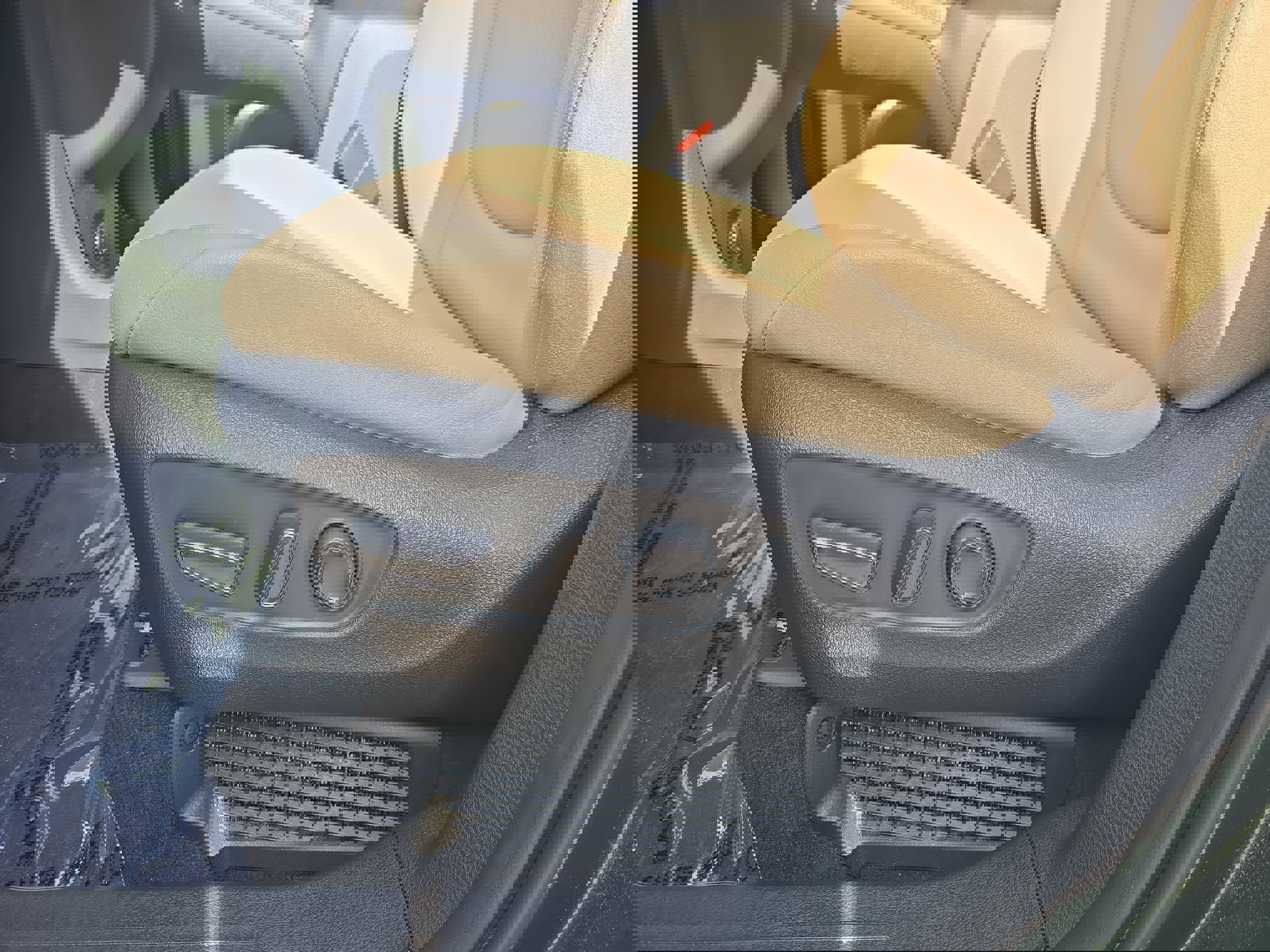 Used 2021 Toyota Sienna XLE image 31