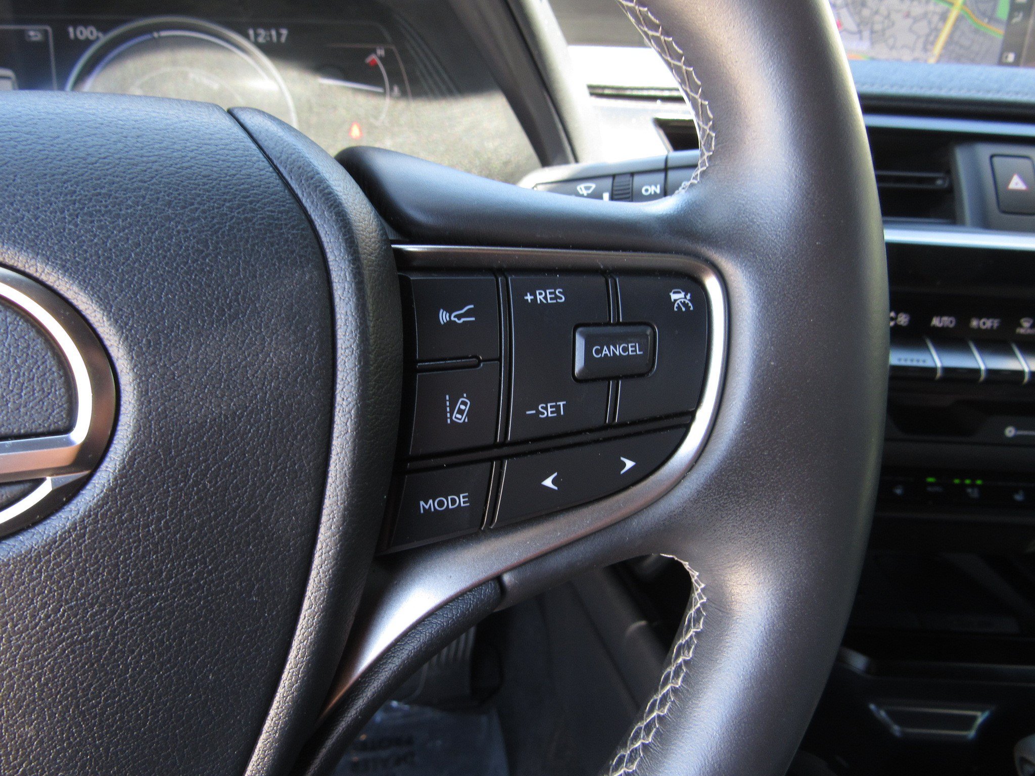 Used 2022 Lexus UX 250h w/ Luxury Package AWD/4WD image 28