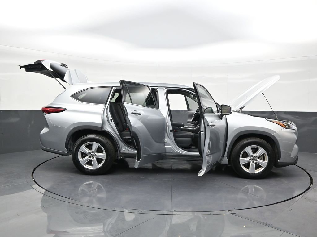 Used 2020 Toyota Highlander L image 30