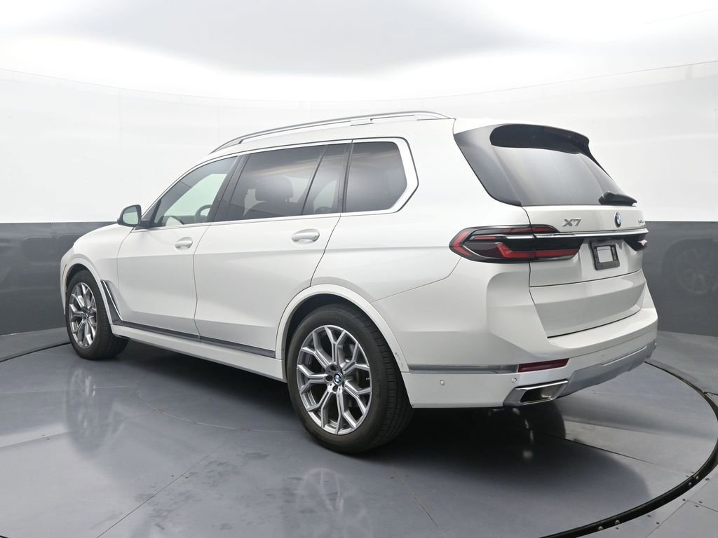 Used 2025 BMW X7 xDrive40i image 5